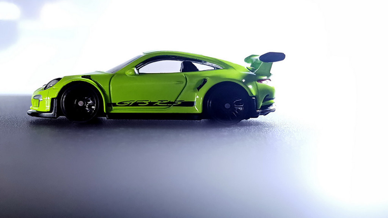 Illustration for article titled A green Porsche